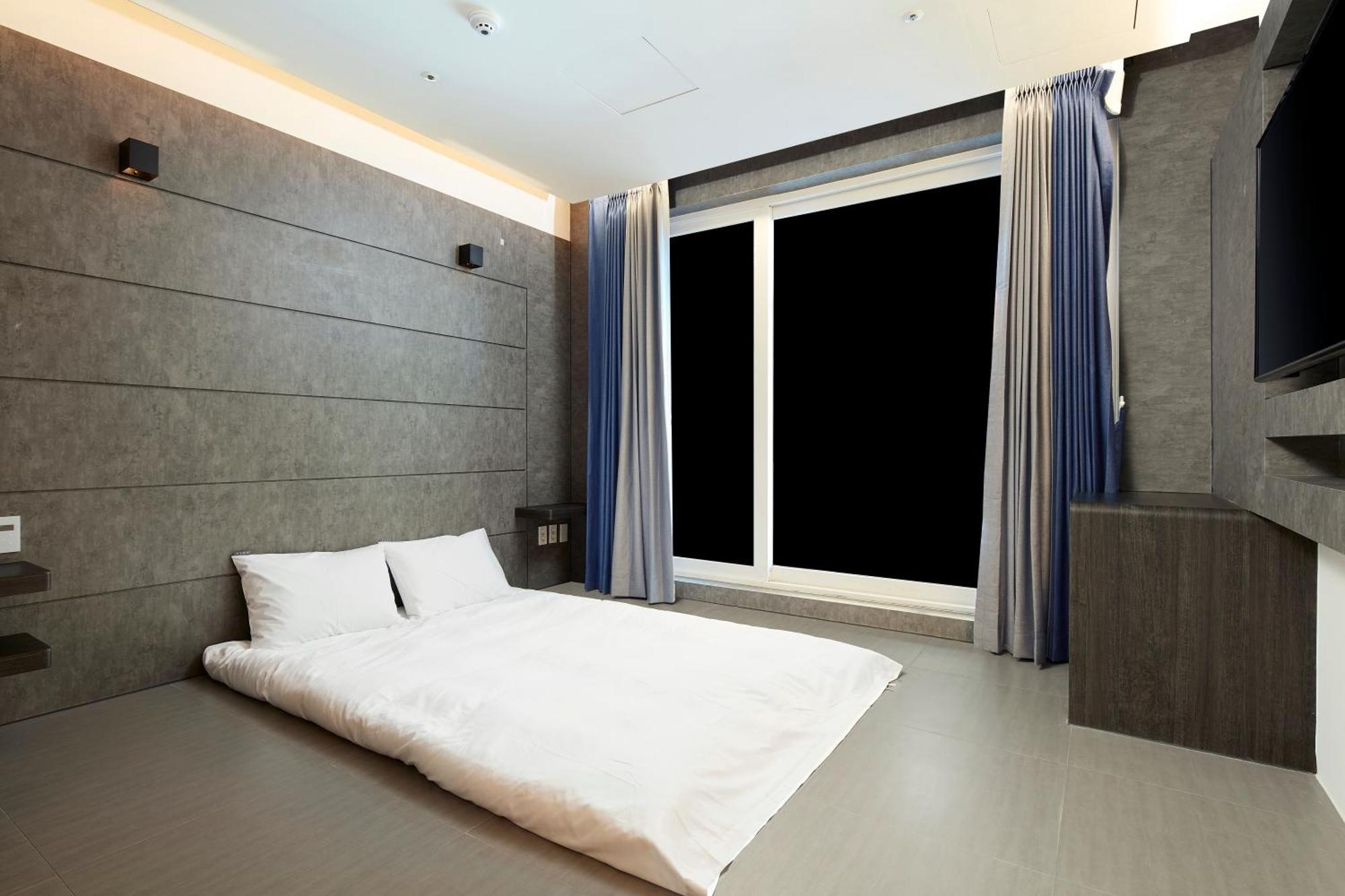 Elren Hotel Jeju Согвипхо Экстерьер фото